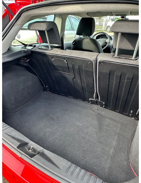 Ford Fiesta TDCi 1.4 + AIRCO + CARPLAY + REAR CAMERA + 194.511 KM - האצ'בק: תמונה 4 Ford Fiesta TDCi 1.4 + AIRCO + CARPLAY + REAR CAMERA + 194.511 KM - האצ'בק: תמונה 4