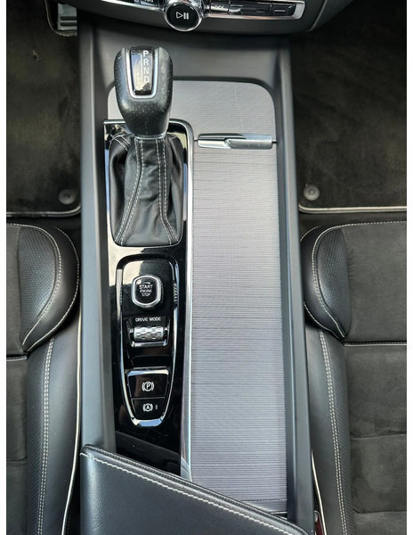 מכונית Volvo XC60 D5 AWD + R-DESIGN + ALCANTARA + CAMERA + NAVI: תמונה 9 מכונית Volvo XC60 D5 AWD + R-DESIGN + ALCANTARA + CAMERA + NAVI: תמונה 9