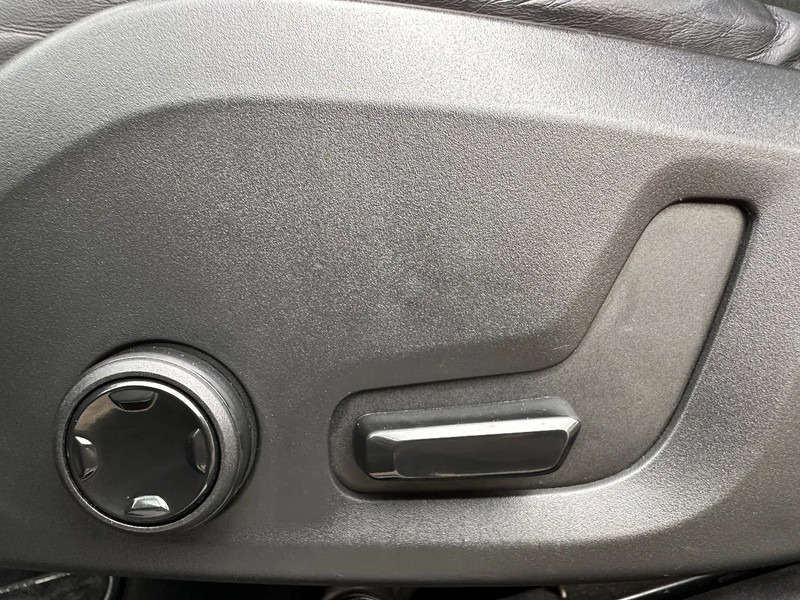 מכונית Volvo XC60 D5 AWD + R-DESIGN + ALCANTARA + CAMERA + NAVI: תמונה 14 מכונית Volvo XC60 D5 AWD + R-DESIGN + ALCANTARA + CAMERA + NAVI: תמונה 14