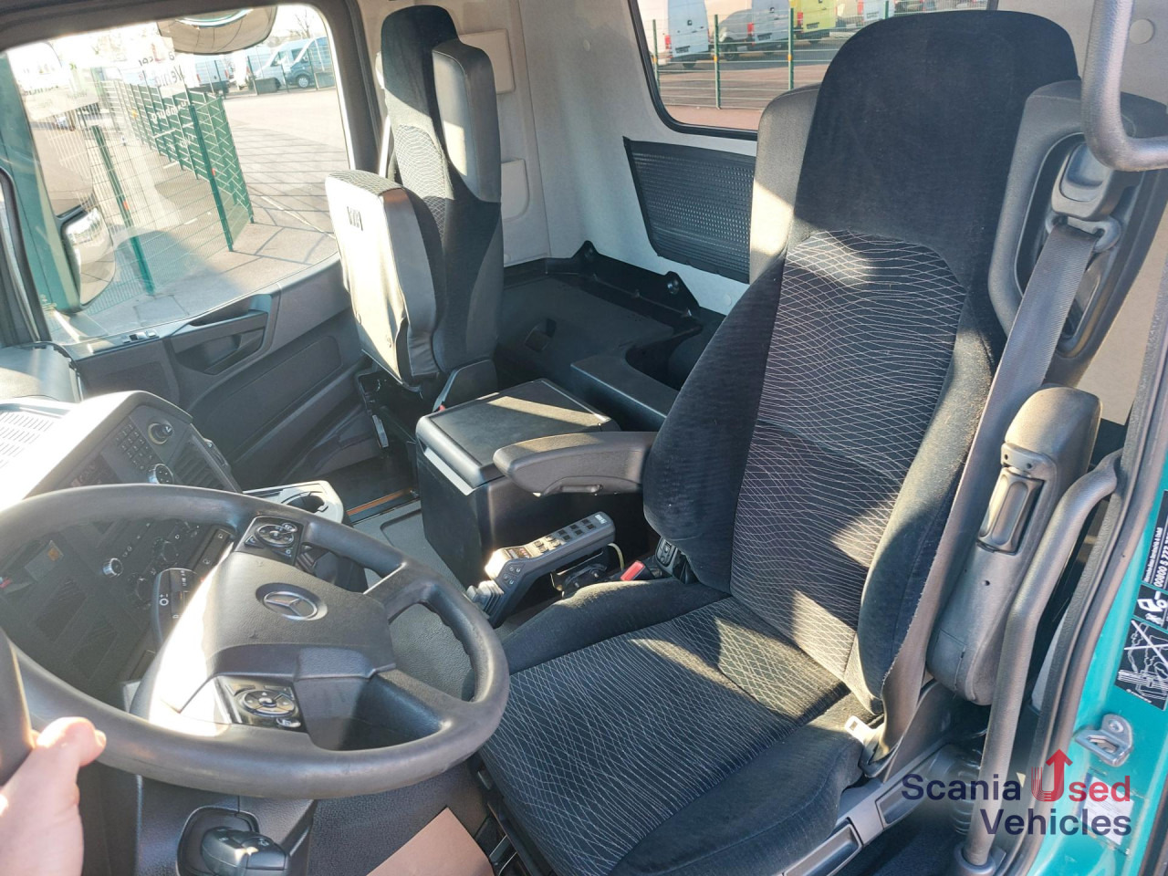 MERCEDES-BENZ Arocs 4142K Abroll Kipper HIAB XR26S51 / AP-Achsen - מזהיר: תמונה 2 MERCEDES-BENZ Arocs 4142K Abroll Kipper HIAB XR26S51 / AP-Achsen - מזהיר: תמונה 2