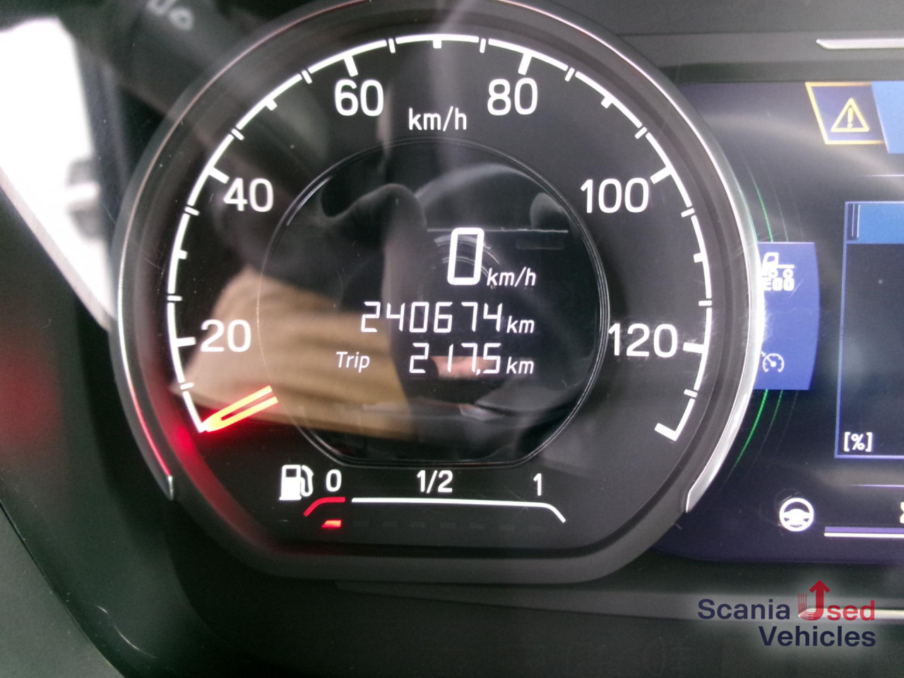 SCANIA R 460 A4x2NA SUPER NAVI Standklima DAB - יחידת טרקטור: תמונה 3 SCANIA R 460 A4x2NA SUPER NAVI Standklima DAB - יחידת טרקטור: תמונה 3