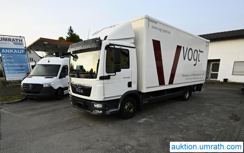 MAN (V181) MAN TGL 12.250 4x2 L/BL Koffer Ladebordwand Klimaautomatik NAVI Luftfederung Automatikgetriebe EURO 6 - משאית תיבה: תמונה 2 MAN (V181) MAN TGL 12.250 4x2 L/BL Koffer Ladebordwand Klimaautomatik NAVI Luftfederung Automatikgetriebe EURO 6 - משאית תיבה: תמונה 2