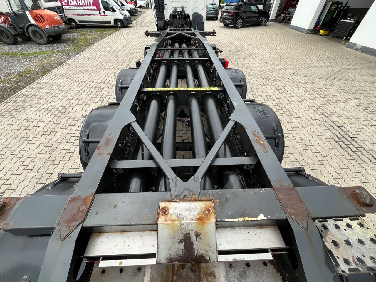 Fliegl Tank Container Chassis 20ft ADR - סמיטריילר מוביל מכולות/ החלפת גוף: תמונה 5 Fliegl Tank Container Chassis 20ft ADR - סמיטריילר מוביל מכולות/ החלפת גוף: תמונה 5