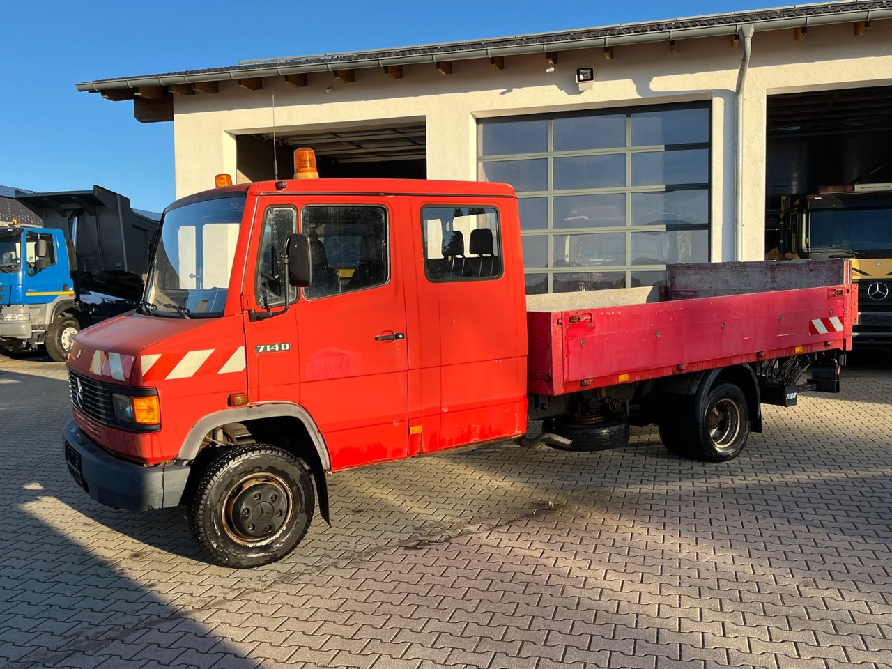 Mercedes-Benz 714D Doka Pritsche - כלי רכב מסחרי במיטה שטוחה, כלי רכב מסחרי קומבי: תמונה 4 Mercedes-Benz 714D Doka Pritsche - כלי רכב מסחרי במיטה שטוחה, כלי רכב מסחרי קומבי: תמונה 4