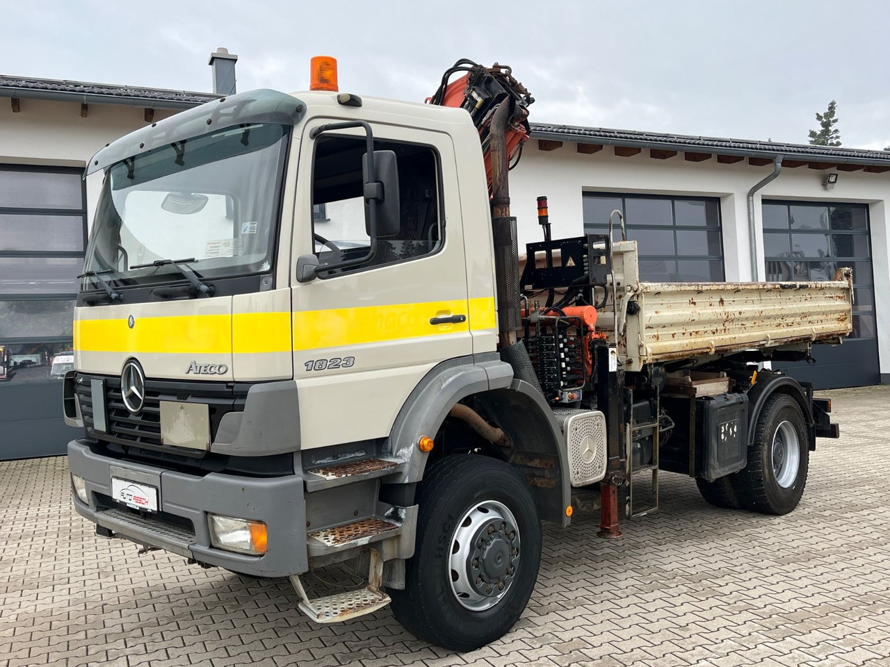 Mercedes-Benz Atego 1823 4x4 Kipper mit Kran Atlas 125.2 Funk - מזהיר, משאית מנוף: תמונה 1 Mercedes-Benz Atego 1823 4x4 Kipper mit Kran Atlas 125.2 Funk - מזהיר, משאית מנוף: תמונה 1