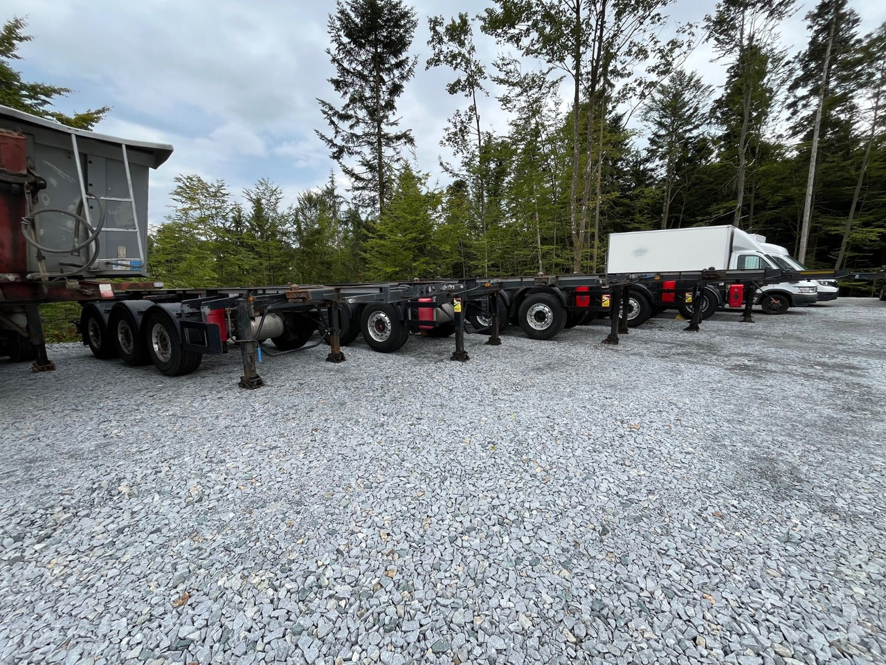 Schwarzmüller S1 R-Serie Tank Chassis ADR SAF Alufelgen - סמיטריילר מוביל מכולות/ החלפת גוף: תמונה 4 Schwarzmüller S1 R-Serie Tank Chassis ADR SAF Alufelgen - סמיטריילר מוביל מכולות/ החלפת גוף: תמונה 4