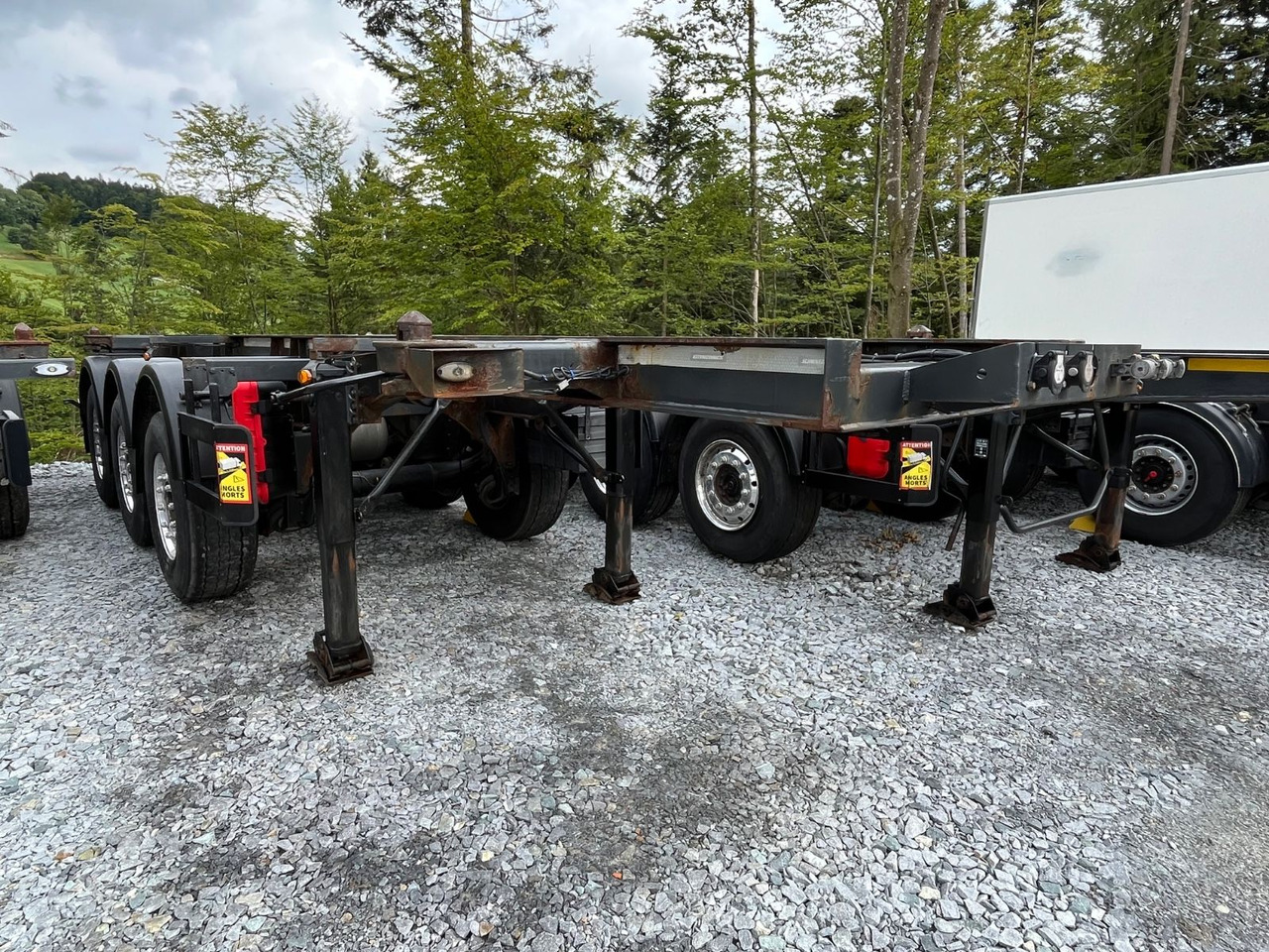 Schwarzmüller S1 R-Serie Tank Chassis ADR SAF Alufelgen - סמיטריילר מוביל מכולות/ החלפת גוף: תמונה 1 Schwarzmüller S1 R-Serie Tank Chassis ADR SAF Alufelgen - סמיטריילר מוביל מכולות/ החלפת גוף: תמונה 1