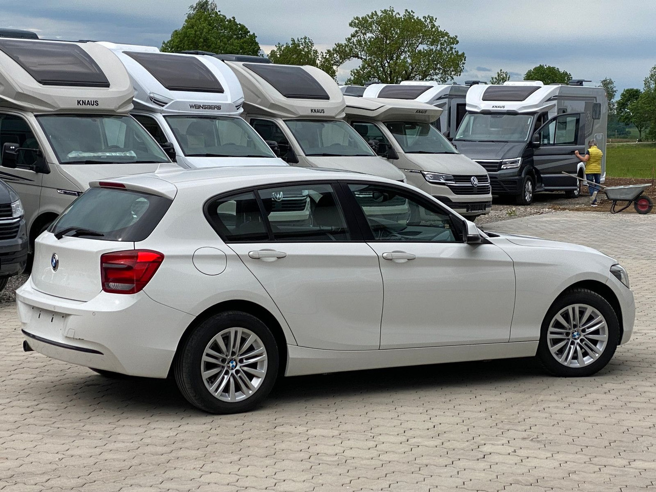BMW 116 Baureihe 1 Lim. 5-trg. 116 d - סדאן: תמונה 3 BMW 116 Baureihe 1 Lim. 5-trg. 116 d - סדאן: תמונה 3