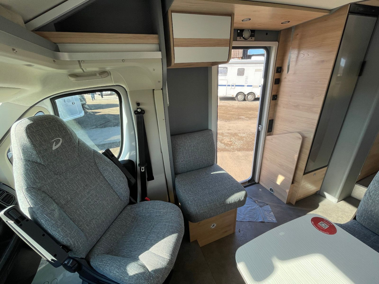 רכב ממונע חצי-משולב Dethleffs Just T 7052 EB mit Hubbett,Fiat: תמונה 16