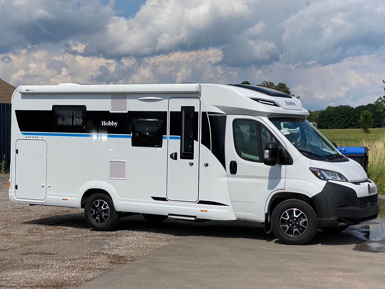 Hobby OnTour C 700 GQ MJ25/MARKISE/RFK/SAFETY-PAKET - רכב ממונע חצי-משולב: תמונה 2 Hobby OnTour C 700 GQ MJ25/MARKISE/RFK/SAFETY-PAKET - רכב ממונע חצי-משולב: תמונה 2