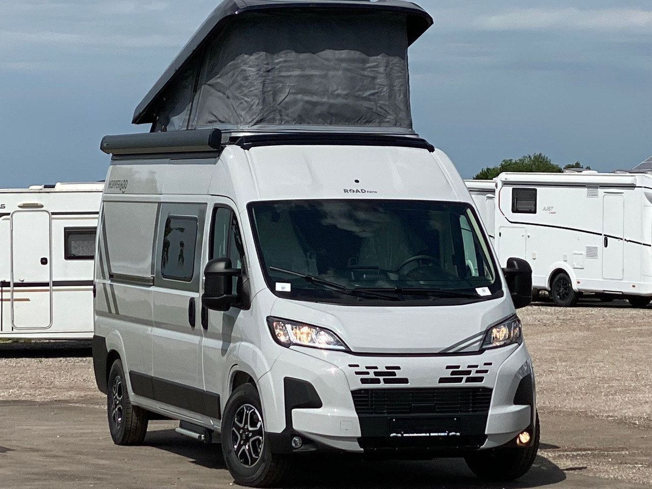 LMC INNOVAN 600 ,Aufstelldach,Automatik,25 Modell - מוטורהום: תמונה 1 LMC INNOVAN 600 ,Aufstelldach,Automatik,25 Modell - מוטורהום: תמונה 1