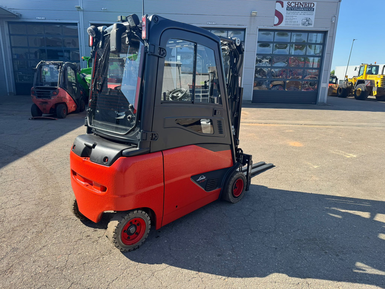 LINDE E20PHL-02 Elektro Triplex Kabine Heizung integriertes Ladegerät - מלגזה חשמלית: תמונה 3 LINDE E20PHL-02 Elektro Triplex Kabine Heizung integriertes Ladegerät - מלגזה חשמלית: תמונה 3
