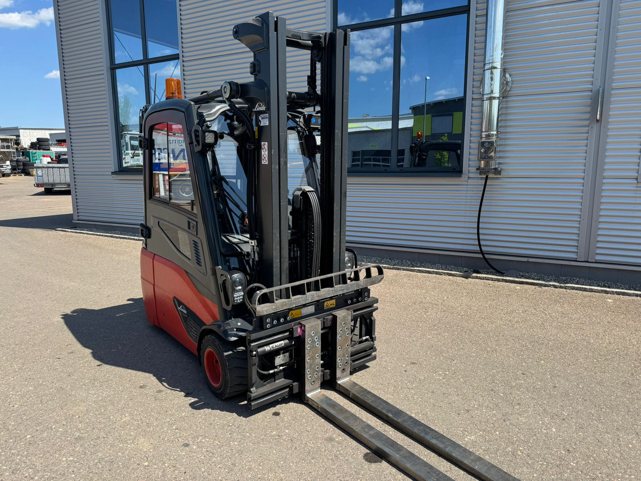 Linde E20L-02 Triplex Elektro Zinkenverstellgerät - מלגזה חשמלית: תמונה 2 Linde E20L-02 Triplex Elektro Zinkenverstellgerät - מלגזה חשמלית: תמונה 2
