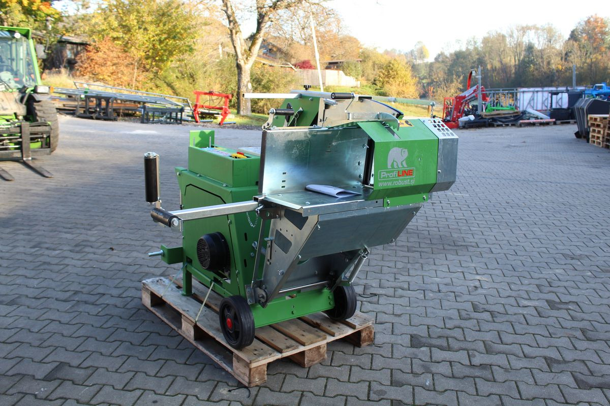 חָדָשׁ ציוד יער Robust S70 Elektro+Zapfwelle-Profi: תמונה 1