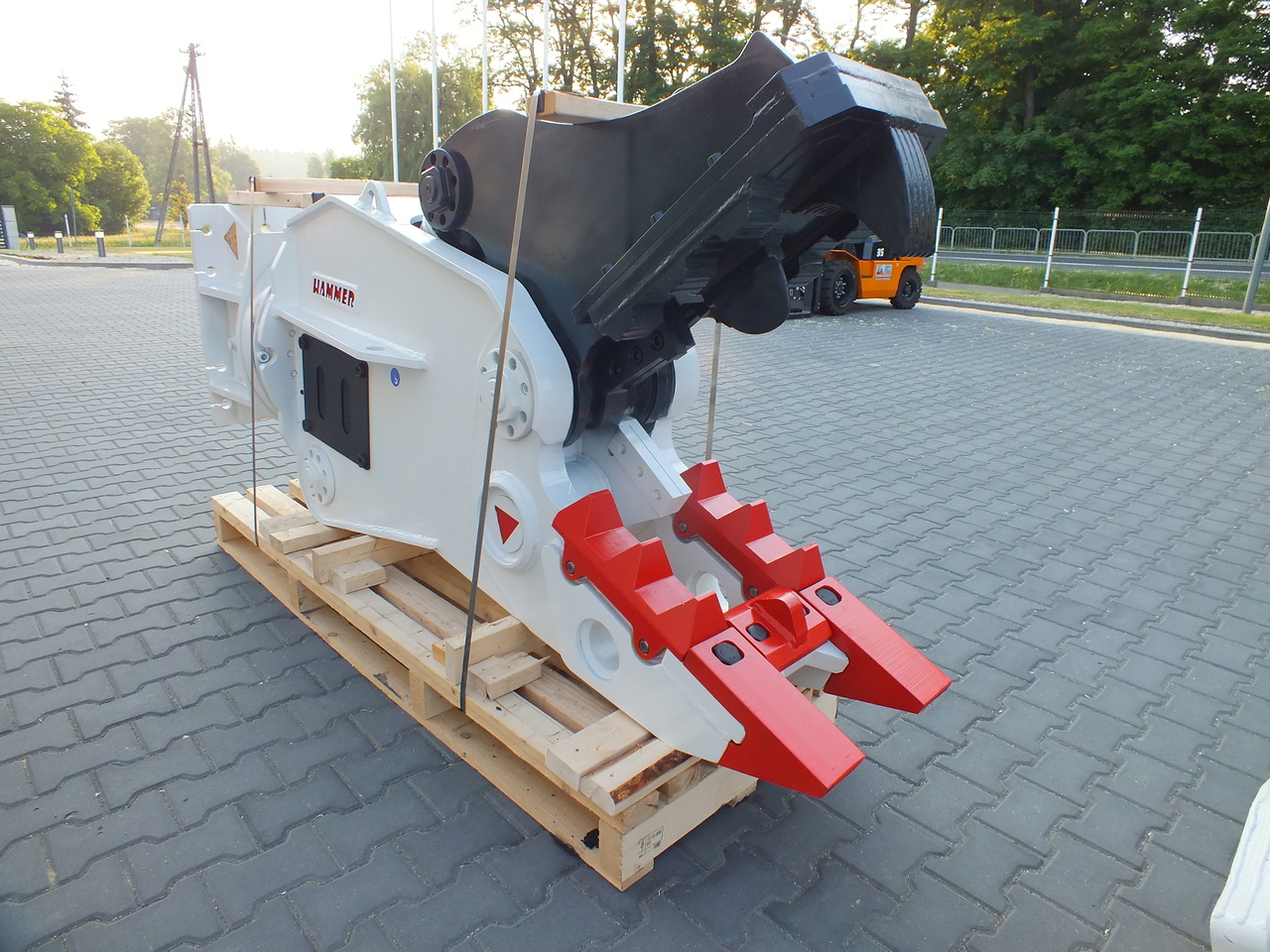 DEMOQ DRK 21 Hydraulic Rotating Pulveriser Crusher 2000 KG - מזמרת הריסה עבור מחפר: תמונה 1 DEMOQ DRK 21 Hydraulic Rotating Pulveriser Crusher 2000 KG - מזמרת הריסה עבור מחפר: תמונה 1