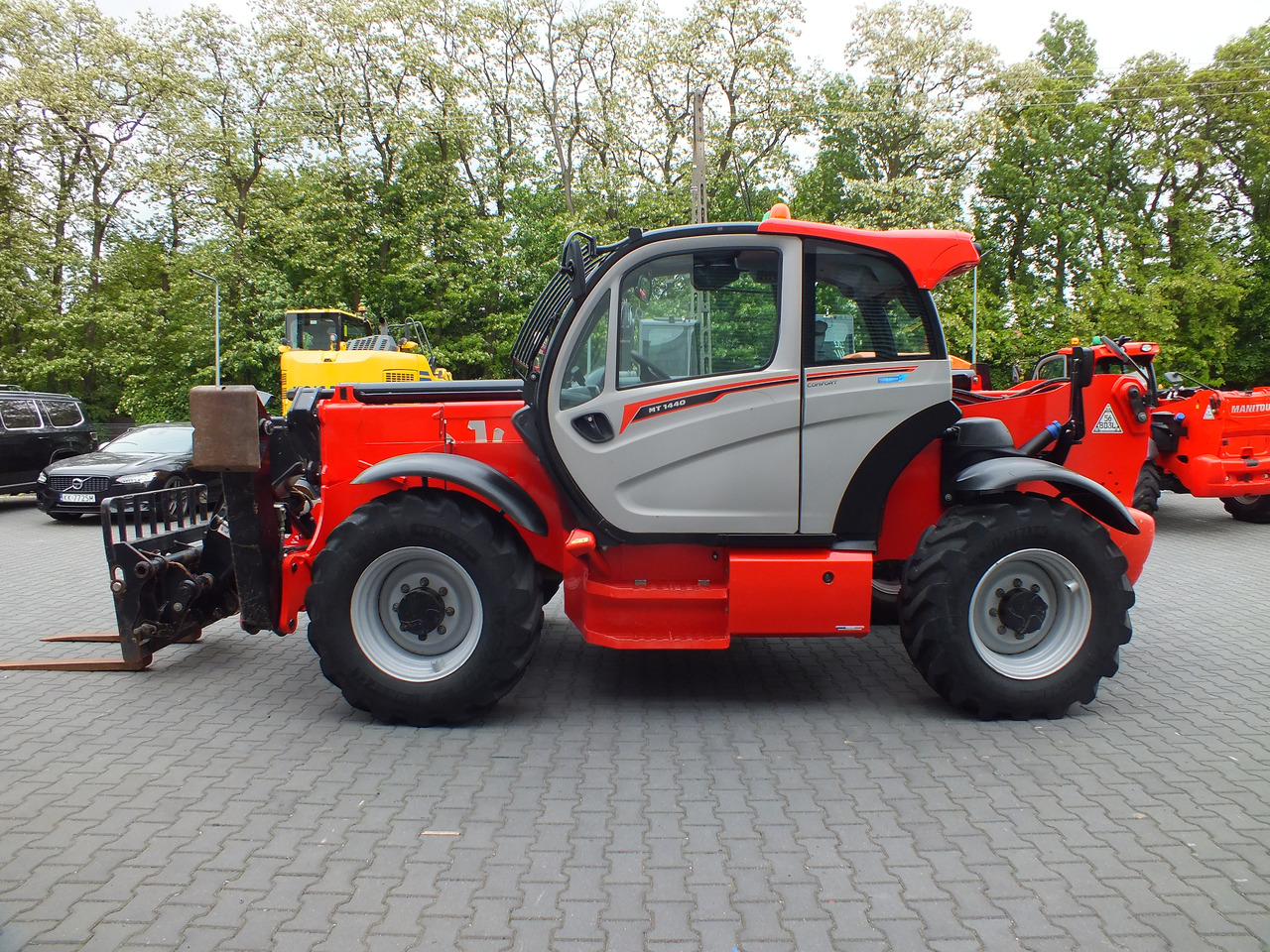 MANITOU MT 1440 - מעמיס גלגלים טלסקופי עבור מחפר: תמונה 4 MANITOU MT 1440 - מעמיס גלגלים טלסקופי עבור מחפר: תמונה 4