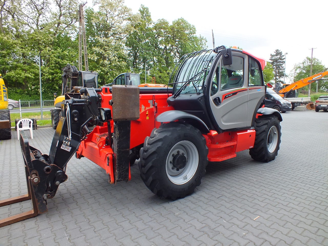 MANITOU MT 1440 - מעמיס גלגלים טלסקופי עבור מחפר: תמונה 1 MANITOU MT 1440 - מעמיס גלגלים טלסקופי עבור מחפר: תמונה 1