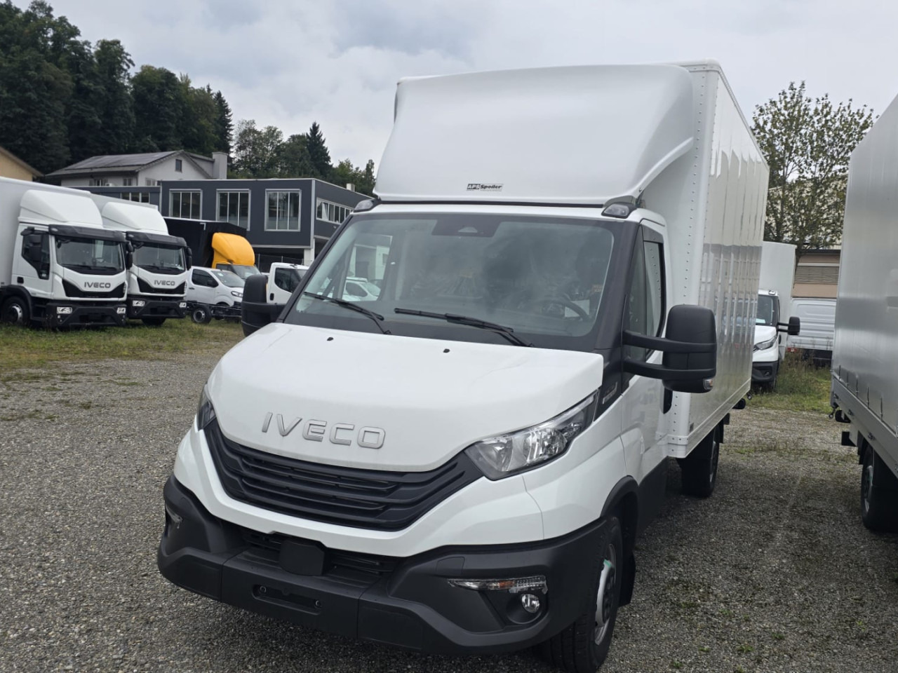 IVECO DAILY 35S18HA8 Koffer/Ladebordwand - משאית עם שלדת תא: תמונה 2 IVECO DAILY 35S18HA8 Koffer/Ladebordwand - משאית עם שלדת תא: תמונה 2