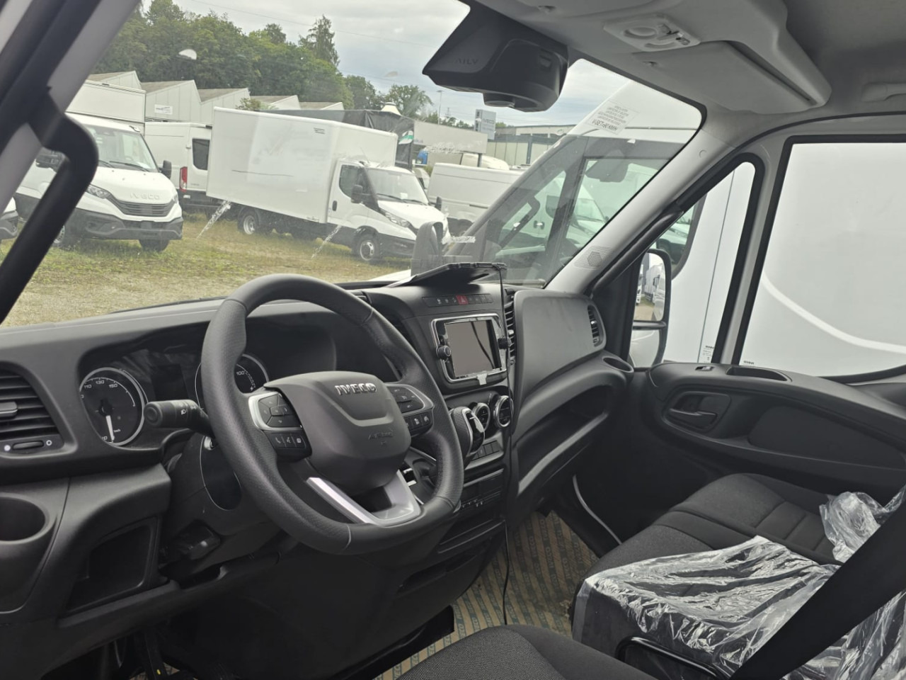 IVECO DAILY 38S14E V - כלי רכב מסחרי עם לוח, כלי רכב מסחרי חשמלי: תמונה 2 IVECO DAILY 38S14E V - כלי רכב מסחרי עם לוח, כלי רכב מסחרי חשמלי: תמונה 2