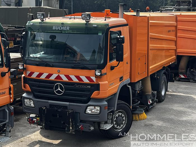 Bucher Municipal STKF 9500 4X4 - מטאטא כבישים: תמונה 1 Bucher Municipal STKF 9500 4X4 - מטאטא כבישים: תמונה 1
