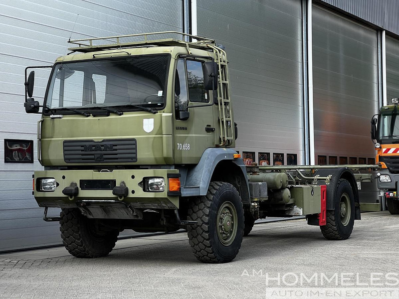 MAN 18.225 LAC 4x4 - משאית: תמונה 1 MAN 18.225 LAC 4x4 - משאית: תמונה 1