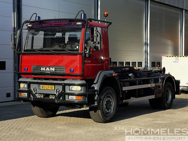 MAN LE 18.280 multilift - משאית הרמת וו: תמונה 1 MAN LE 18.280 multilift - משאית הרמת וו: תמונה 1