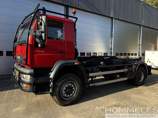 MAN LE 18.280 multilift - משאית הרמת וו: תמונה 2 MAN LE 18.280 multilift - משאית הרמת וו: תמונה 2