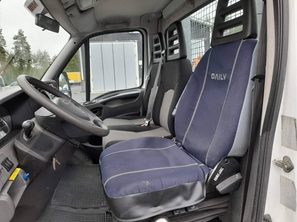 כלי רכב מסחרי במיטה שטוחה Iveco Daily 40 C18 automat: תמונה 7 כלי רכב מסחרי במיטה שטוחה Iveco Daily 40 C18 automat: תמונה 7