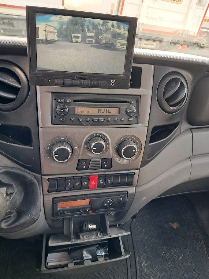 Iveco Daily 70 C17 Doppel 3.0  - משאית צד נופל/ שטוחה: תמונה 3 Iveco Daily 70 C17 Doppel 3.0  - משאית צד נופל/ שטוחה: תמונה 3