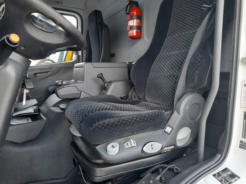 Mercedes-Benz Atego - משאית תיבה: תמונה 4 Mercedes-Benz Atego - משאית תיבה: תמונה 4