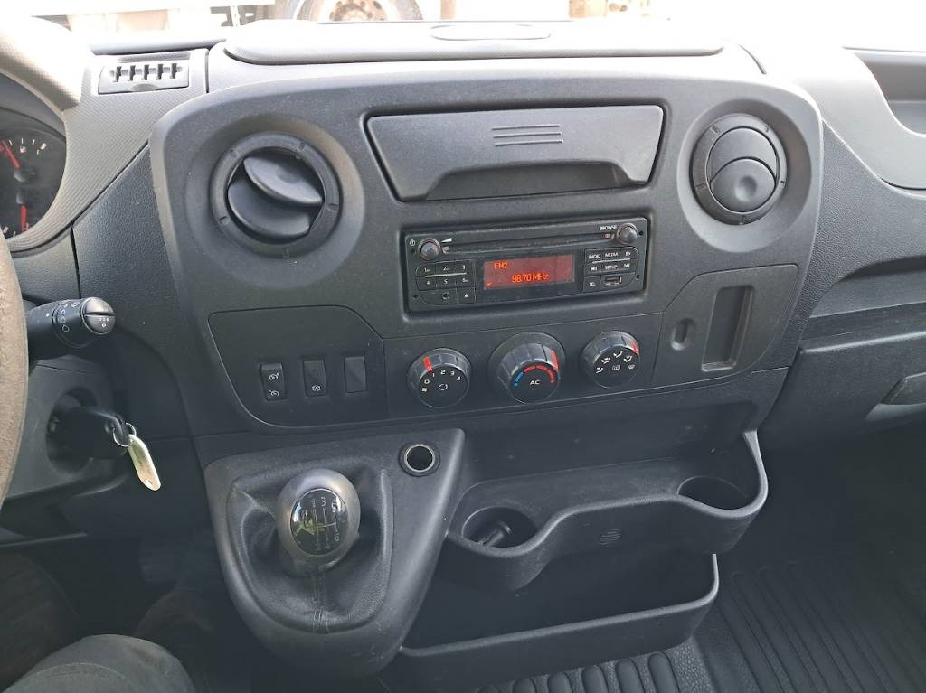 Nissan NV 400 Food Truck Gilli/Katukeittiö auto - כלי רכב מסחרי עם לוח: תמונה 3 Nissan NV 400 Food Truck Gilli/Katukeittiö auto - כלי רכב מסחרי עם לוח: תמונה 3