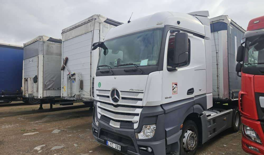 Mercedes-Benz 1845 - יחידת טרקטור: תמונה 1 Mercedes-Benz 1845 - יחידת טרקטור: תמונה 1