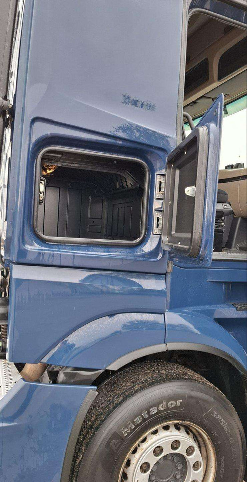 Mercedes-Benz Actros - יחידת טרקטור: תמונה 4 Mercedes-Benz Actros - יחידת טרקטור: תמונה 4