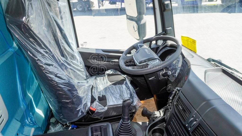 Interior photo 1: משאית עם שלדת תא IVECO T-WAY Chassis  6×6 AD380T47WH WHEELBASE 4500 MY25
