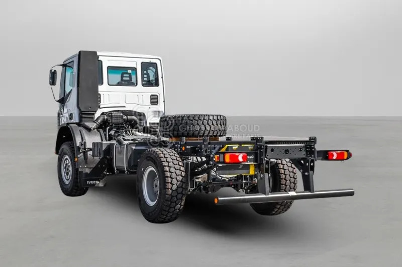 Iveco Euro Cargo ML150 4x4 Chassis - משאית עם שלדת תא: תמונה 3 Iveco Euro Cargo ML150 4x4 Chassis - משאית עם שלדת תא: תמונה 3