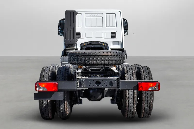Iveco T-WAY AT380T47H 6x4 R20 Tyres Chassis - משאית עם שלדת תא: תמונה 2 Iveco T-WAY AT380T47H 6x4 R20 Tyres Chassis - משאית עם שלדת תא: תמונה 2