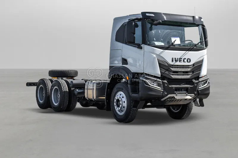 Iveco T-WAY AT380T47H 6x4 R24 Tyres Chassis - Barcelona Stock - משאית עם שלדת תא: תמונה 1 Iveco T-WAY AT380T47H 6x4 R24 Tyres Chassis - Barcelona Stock - משאית עם שלדת תא: תמונה 1