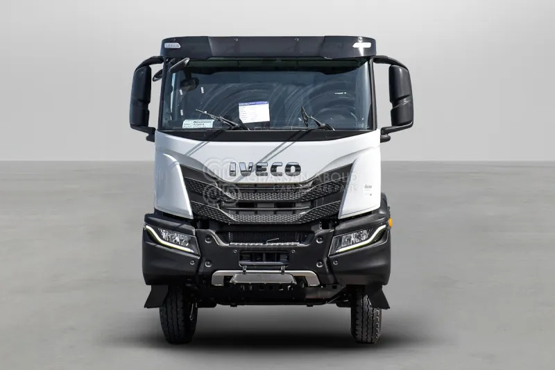 Iveco T-WAY AT380T47H 6x4 R24 Tyres Chassis - Barcelona Stock - משאית עם שלדת תא: תמונה 2 Iveco T-WAY AT380T47H 6x4 R24 Tyres Chassis - Barcelona Stock - משאית עם שלדת תא: תמונה 2