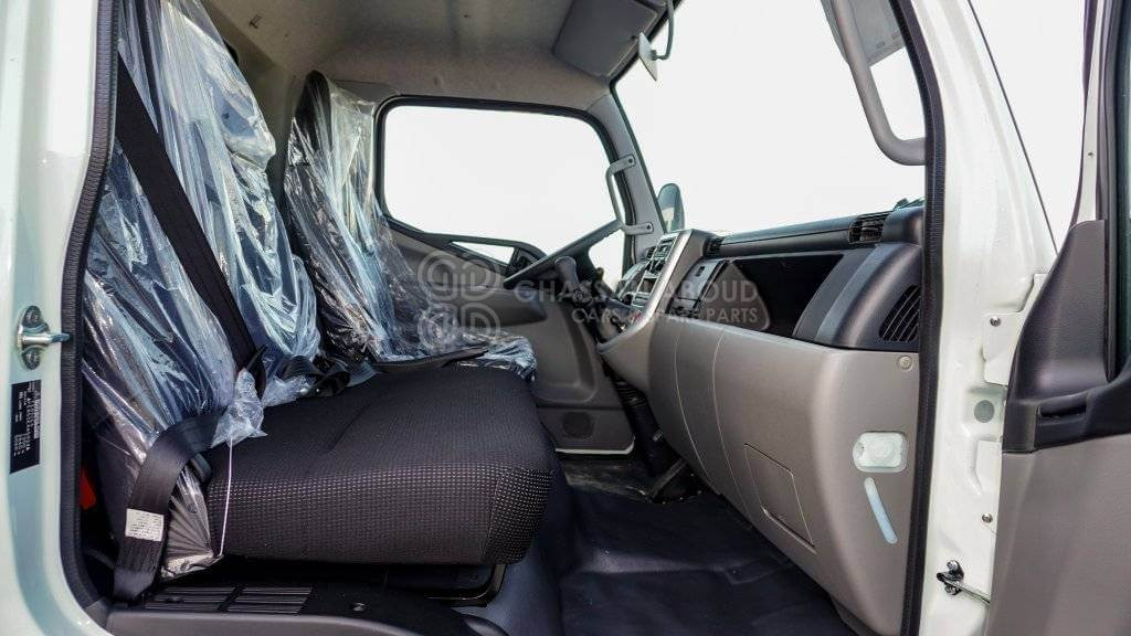 משאית עם שלדת תא MITSUBISHI CANTER CHASSIS PAYLOAD 5 TON APPROX SINGLE CAB WITH A/C 4X2 LIGHT DUTY MY2024: תמונה 11