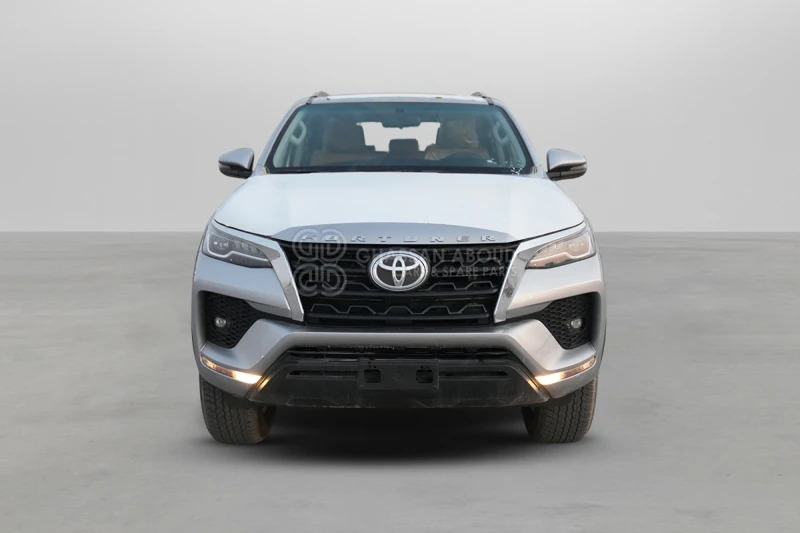 Toyota Fortuner 4x4 - SUV: תמונה 2 Toyota Fortuner 4x4 - SUV: תמונה 2