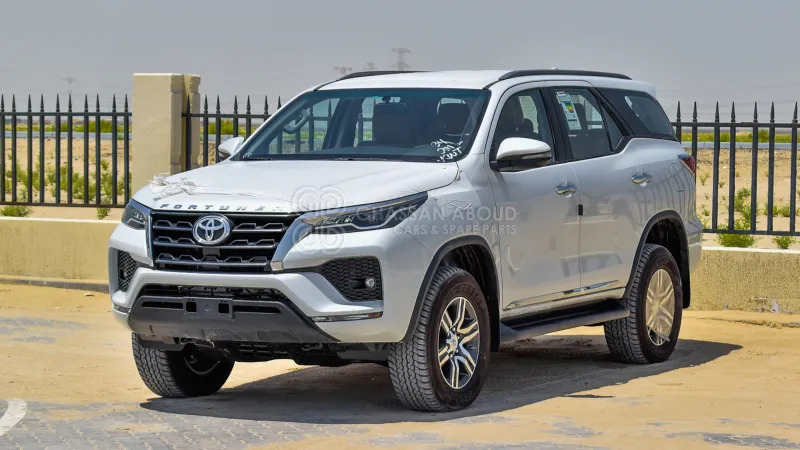 Toyota Fortuner  4x4 - SUV: תמונה 1 Toyota Fortuner  4x4 - SUV: תמונה 1