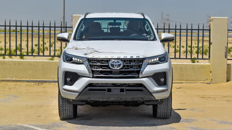 Toyota Fortuner  4x4 - SUV: תמונה 2 Toyota Fortuner  4x4 - SUV: תמונה 2