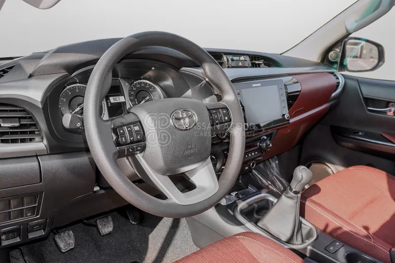 Toyota Hilux 4X4 Double Cabin - טנדר, כלי רכב מסחרי קומבי: תמונה 5 Toyota Hilux 4X4 Double Cabin - טנדר, כלי רכב מסחרי קומבי: תמונה 5