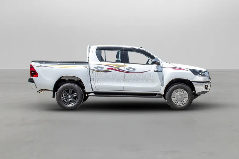 Toyota Hilux 4X4 Double Cabin - טנדר, כלי רכב מסחרי קומבי: תמונה 3 Toyota Hilux 4X4 Double Cabin - טנדר, כלי רכב מסחרי קומבי: תמונה 3