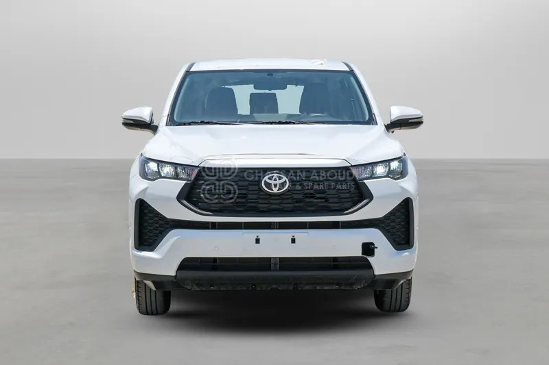 Toyota Innova - SUV: תמונה 2 Toyota Innova - SUV: תמונה 2