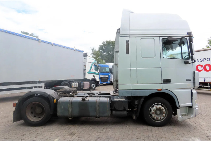 DAF XF 95.480 EURO 4 ! Royal Truck! Manual gearbox - יחידת טרקטור: תמונה 4 DAF XF 95.480 EURO 4 ! Royal Truck! Manual gearbox - יחידת טרקטור: תמונה 4