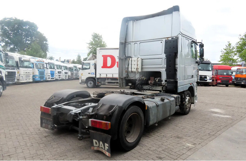 DAF XF 95.480 EURO 4 ! Royal Truck! Manual gearbox - יחידת טרקטור: תמונה 5 DAF XF 95.480 EURO 4 ! Royal Truck! Manual gearbox - יחידת טרקטור: תמונה 5