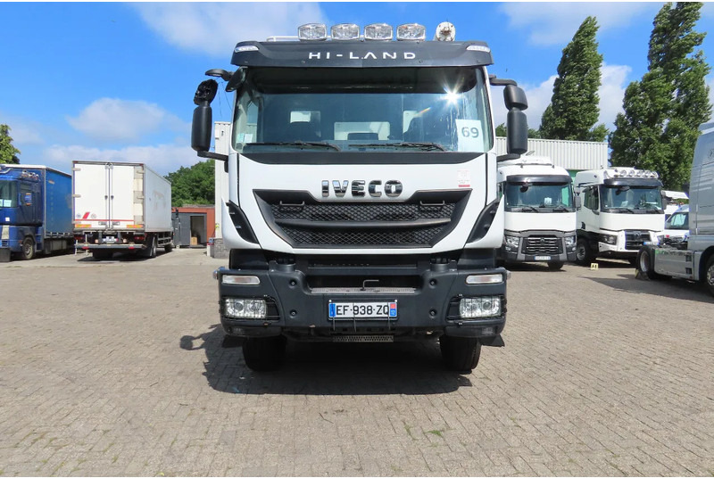 Iveco Eurotrakker 410 8x4. Light damages, 100% all working. 100% drivable - משאית מכל: תמונה 2 Iveco Eurotrakker 410 8x4. Light damages, 100% all working. 100% drivable - משאית מכל: תמונה 2