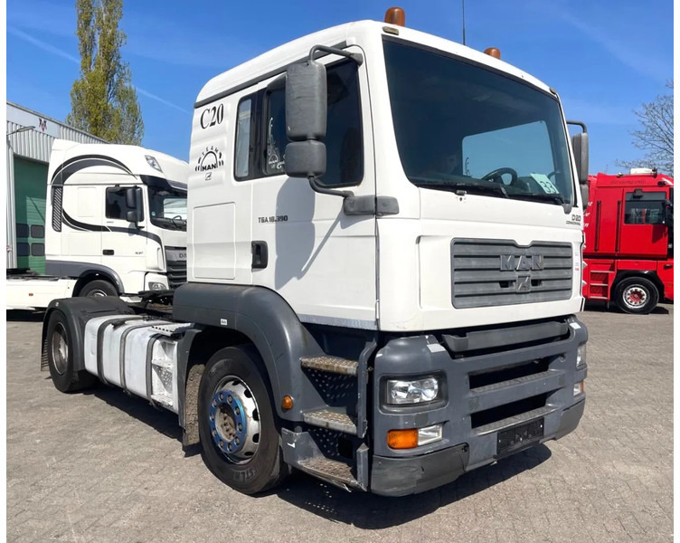 MAN TGA 18.390 Manual - יחידת טרקטור: תמונה 1 MAN TGA 18.390 Manual - יחידת טרקטור: תמונה 1