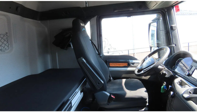 משאית וילונות צד MAN TGX 26.480 446577 KM! RETARDER+ liftaxel + moving axel: תמונה 15